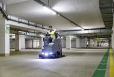 PODLAHOVÝ MYCÍ STROJ S ODSÁVÁNÍM B 150 R + D 90