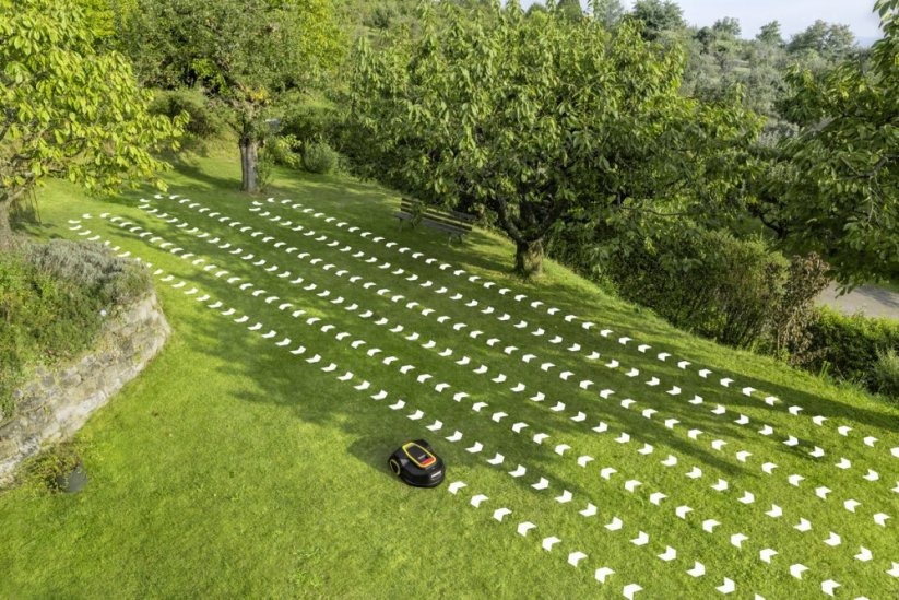 ROBOTICKÁ SEKAČKA NA TRÁVU RCX 6