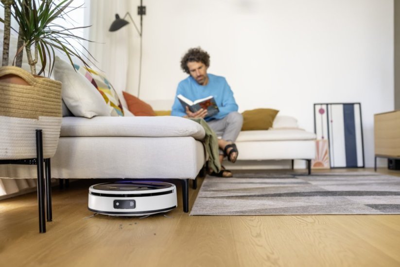 ROBOTICKÝ VYSAVAČ A MYČKA RVF 7 COMFORT EXTRA