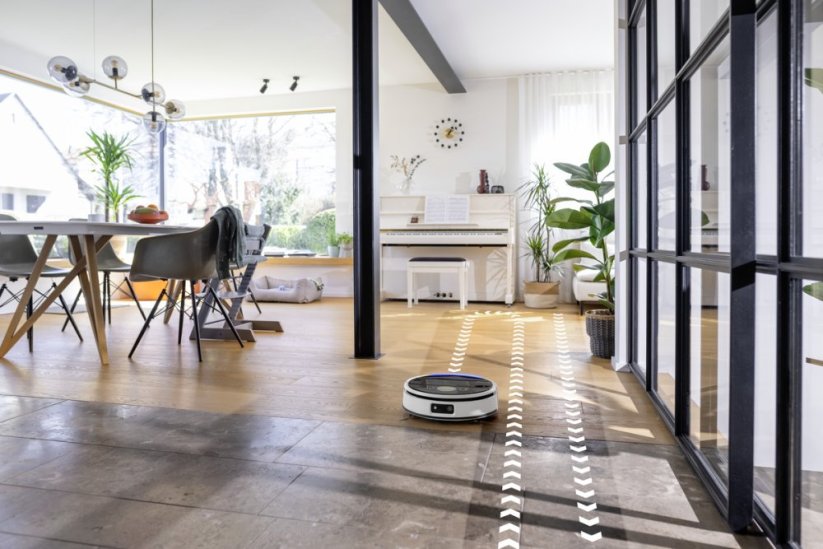 ROBOTICKÝ VYSAVAČ A MYČKA RVF 7 COMFORT EXTRA