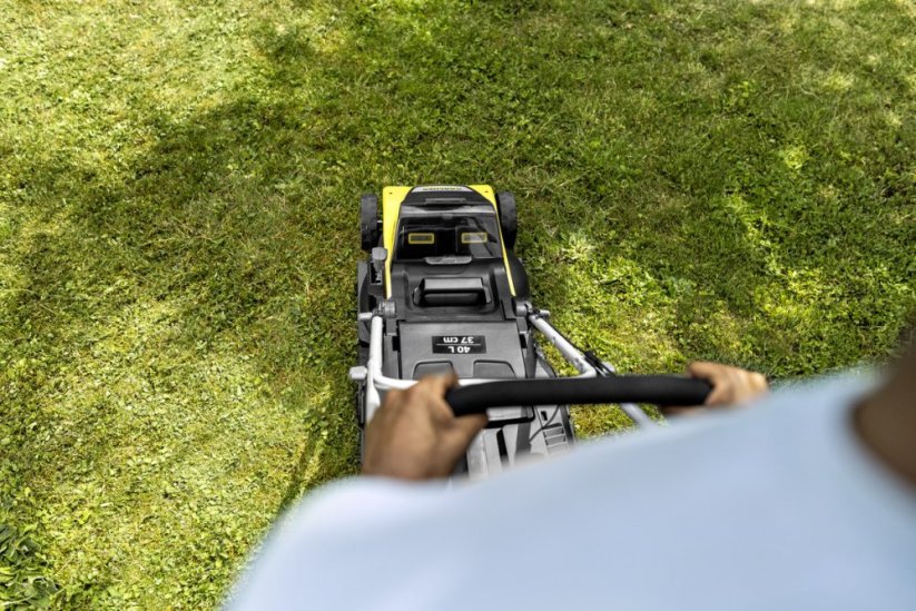 SEKAČKA NA TRÁVU LMO 4-18 DUAL BATTERY